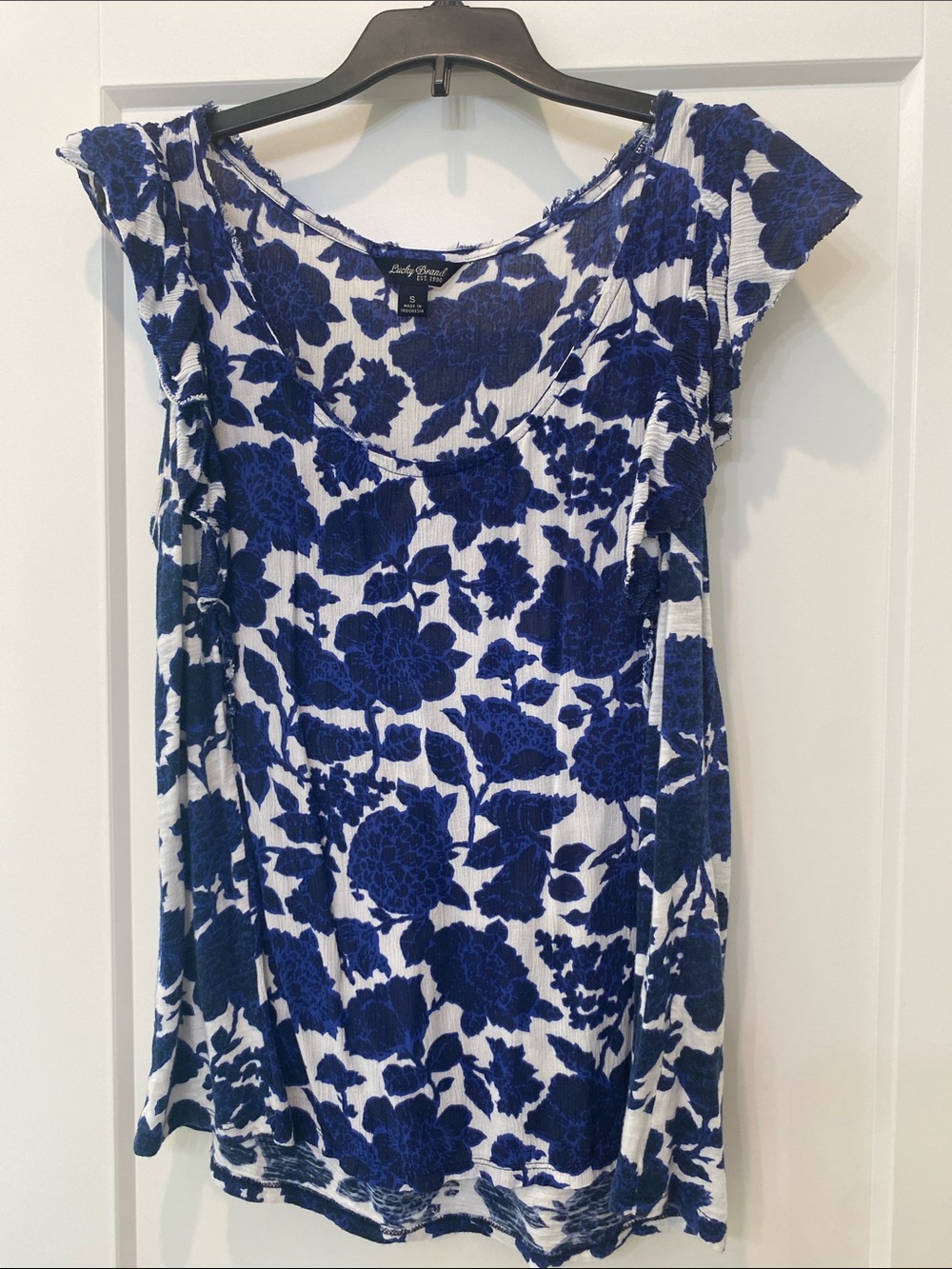 Lucky Brand White and Blue Floral Scoop Neck Camisole